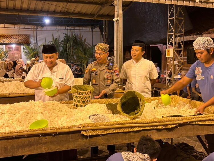 Kesan Menarik Kapolres Kudus dan Wakapolres !!! Khas Sunan Kudur Diburu Para Kuliner