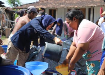 Aksi Nyata, Polresta Pati Salurkan Bantuan Air Bersih ke Masyarakat