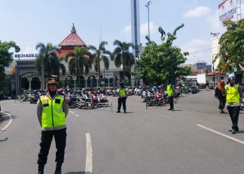 Polwan Kudus ” Siaga” Menjaga Kendaraan