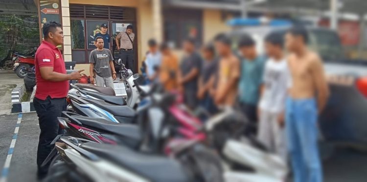 Rencana Tawuran, Kapolsek Sukolilo Berhasil Gagalkan Para Pelajar