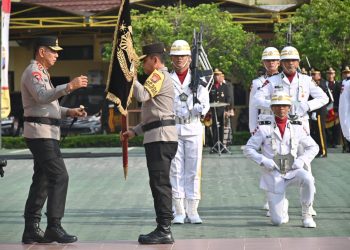 Irjen Pol Andi Rian Serahkan Pataka Polda Kalsel