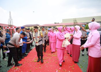 Tradisi Pengantaran Irjen Pol Andi Rian Djajadi