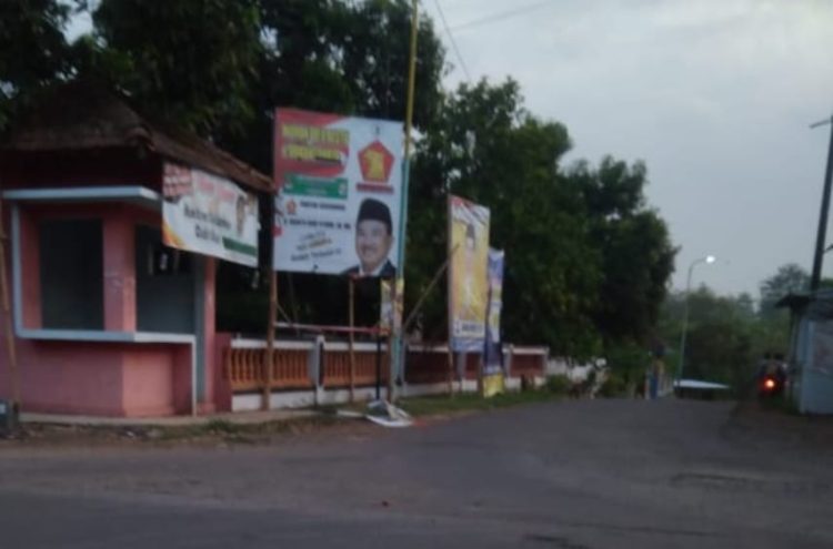 Sejumlah Baliho Gambar H. Irianto Budi Utomo Dirusak, Simpatisan Geram Pinta APH Turun