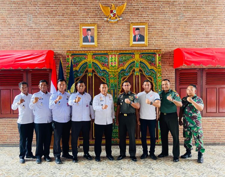 Kerjasama !!! Patroli Sambang dan Pembinaan Wawasan Kebangsaan