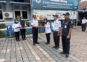 Pelayanan Terbaik ke Masyarakat, 30 Pegawai Terima Tanda Kehormatan