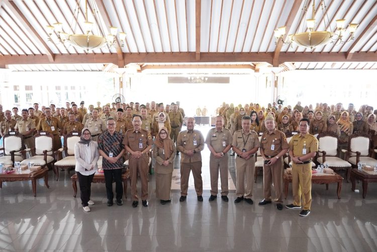 Pemantapan Penggunaan CMS, Pj Bupati Ingatan SMP Negeri se Kabupaten Pati