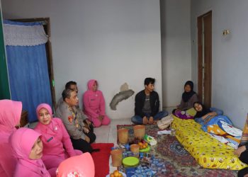 Personil Sakit, Kapolres Kudus Datang Kerumah