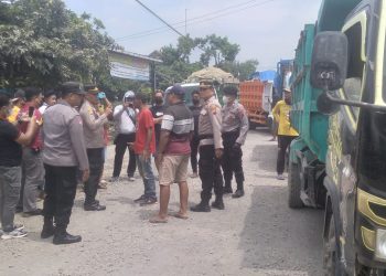 Aksi Spontanitas Terkait Jalan Tayu – Puncel Rusak, Tapi Polisi Bubarkan