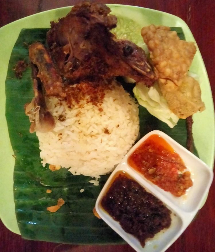 Menu Spesial Bebek dan Ayam Goreng, Silahkan Dikunjungi