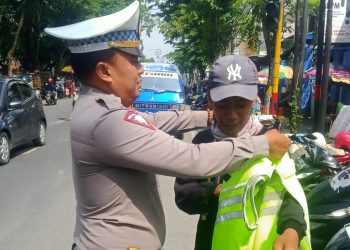 Operasi Keselamatan Semeru 2024, AKP Rukimin SH : Rompi dan Kopi Gratis Dibagikan