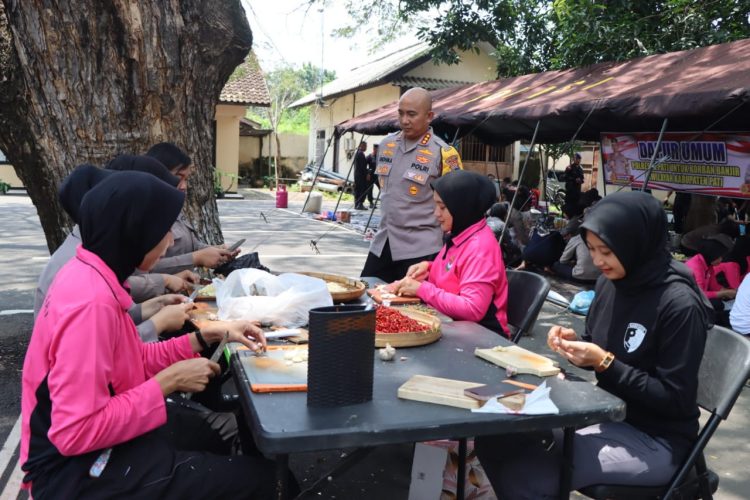 Dapur Umum Disiapkan, Kapolresta Pati Cek