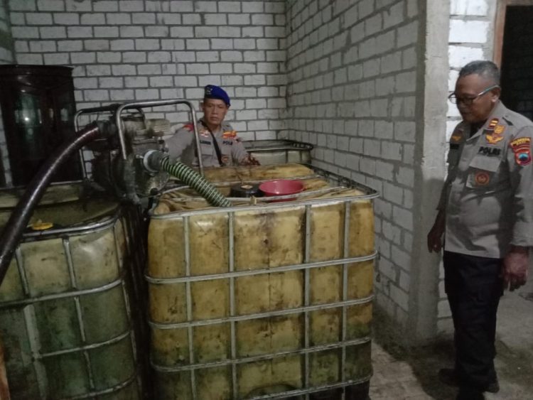 Tiga Tersangka Penyalahgunaan BBM di Bekuk Polisi