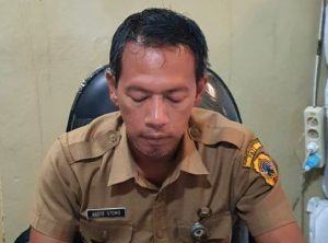 Foto Dukumentasi : hasto Utomo saat di ruangan kerja