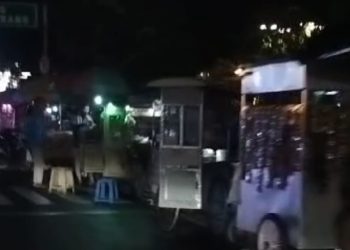 Zona Merah di Abaikan, Kini Alun – Alun Simpang Lima Pati Rame PKL Jualan