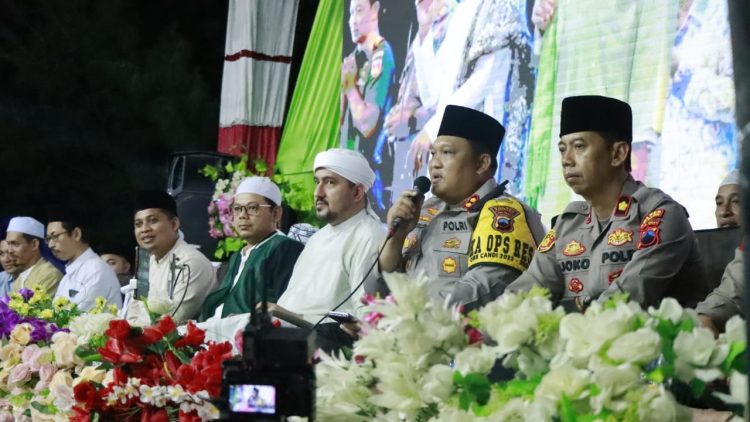 Dua Ribu Masyarakat Padati Doa dan Sholawat, Kapolres Rembang : Pilkada dan Pilgub 2024 Harus Aman