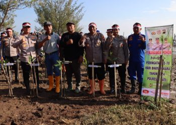 Komitmen Polri Terhadap Lingkungan, Polresta Pati Kompak Tanam 1000 Pohon