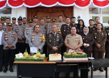 Rombongan Polres Kudus Serbu Kejari, Ternyata ada Kejutan