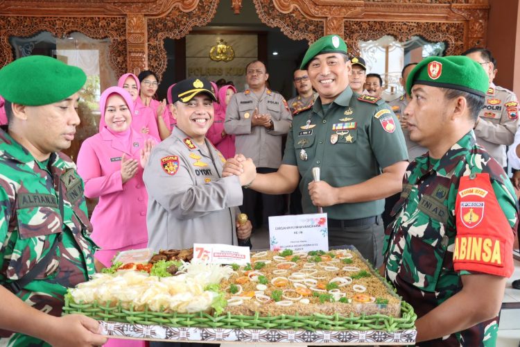 Indonesia Emas 2045, Kini Mapolres di Serbu Personil TNI dan Pemkab Kudus