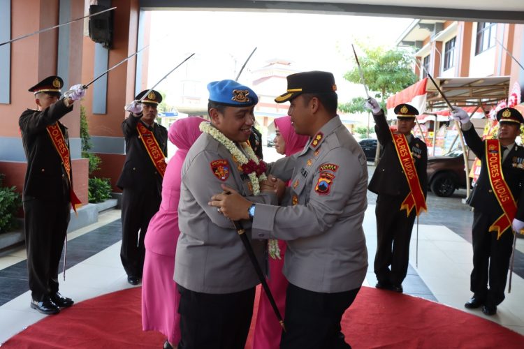 Istimewa !! AKBP Ronni Bonic Memimpin Mapolres Kudus