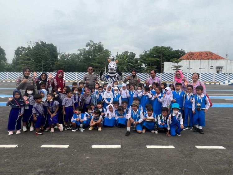 Cara Tertib Lalu Lintas, Kini Polisi Sahabat Anak Hadir