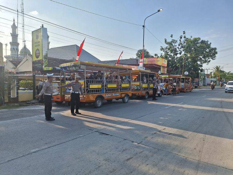 Polisi Pencegahan Kereta Kelinci Beroperasi di Jalan Umum
