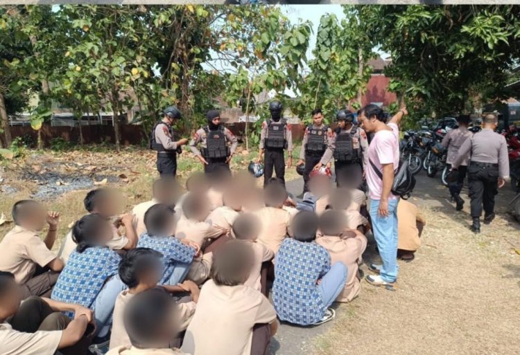 Gara – Gara Miras! Kini 30 Remaja Diamankan Polisi