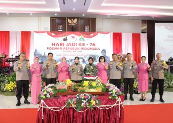 Peningkatan Prestasi, Kini Kapolda Jateng Mendukung Polwan Tetap Optimis Belajar