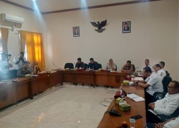 Minta Izin Ratakan Lahan! Ratusan Petani Gelar Aksi Unjuk Rasa