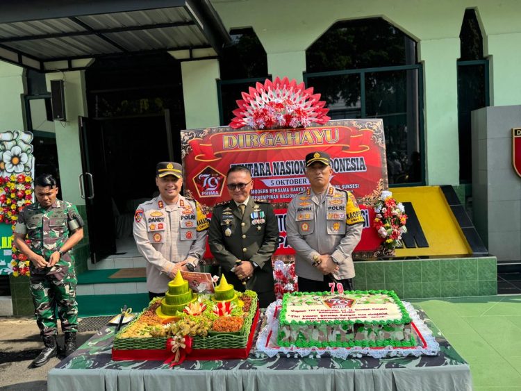 Kejutan HUT ke- 79 TNI, Polresta Pati Hadir