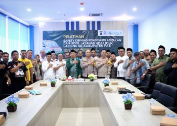 Polisi dan Dinas Kesehatan Latih Pengemudi Ambulans dalam Safety Driving