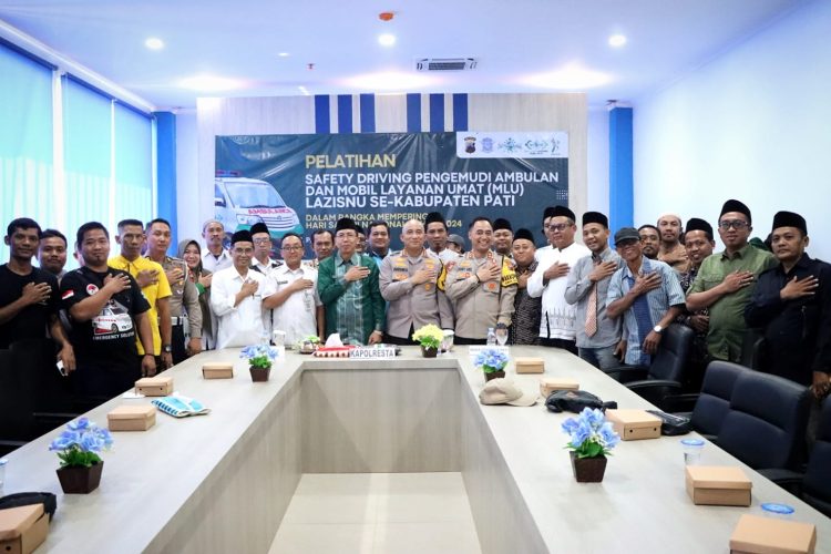 Polisi dan Dinas Kesehatan Latih Pengemudi Ambulans dalam Safety Driving