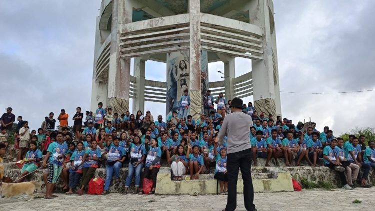 DR. Ardiansayah Setiawan Kunjungi Relawan Milenial SIAGA Sumba Barat