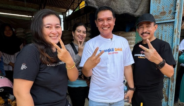 Pedagang Pasar Juwana Menyambut Kehadiran Wahyu Indriyanto