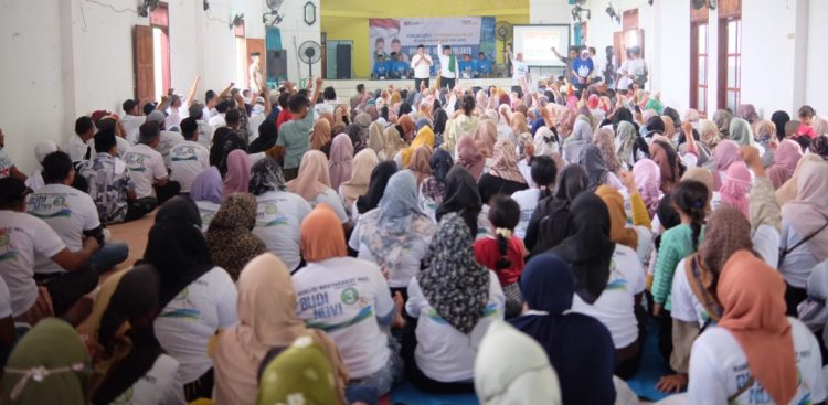 Ribuan Massa Pendukung Budi – Novi Pinta Prioritaskan Pendidikan di Pelosok Desa