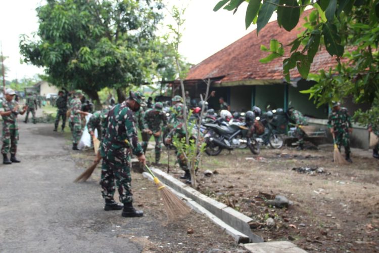 Aksi Kebersihan di Gelar, Kini Personil Kodim 0718/Pati Kompak