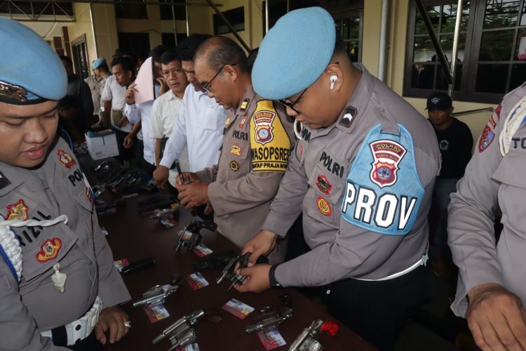 Pemeriksaan Senpi Berkala, Polres Banjar Tingkatkan Profesionalisme Anggota