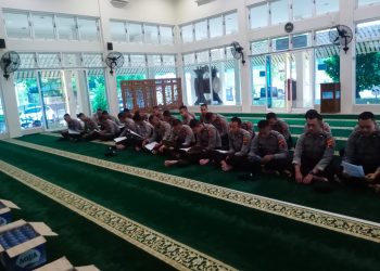 Polresta Pati Tingkatkan Moral Personel melalui Binrohtal Awal Tahun