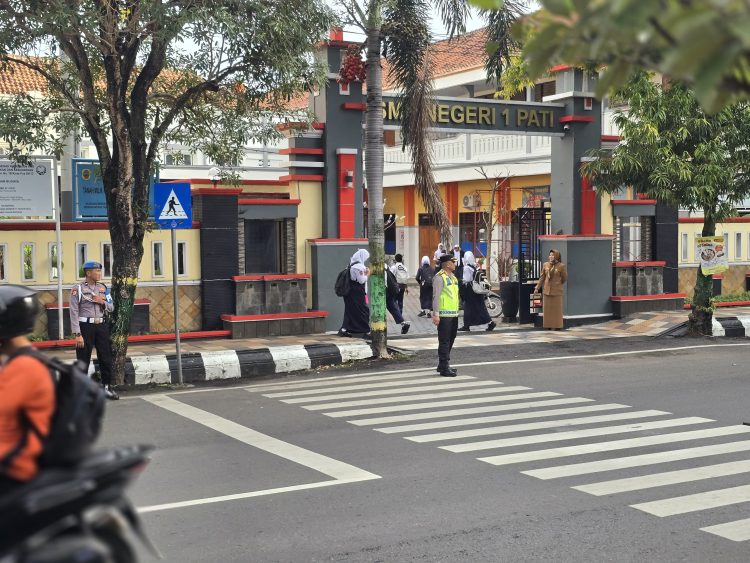 Kapolresta Pati Siaga di Jam Sibuk dan Kini cek Arus Lalu Lintas