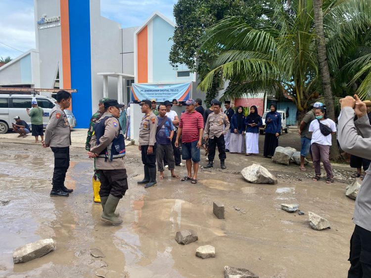 Polisi Bubarkan Aksi Blokade Jalan Raya, Kini Warga di Imbau Taat Hukum