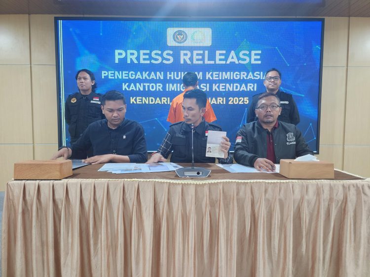 WNA China Dideportasi dari Kendari karena Melanggar Aturan Imigrasi