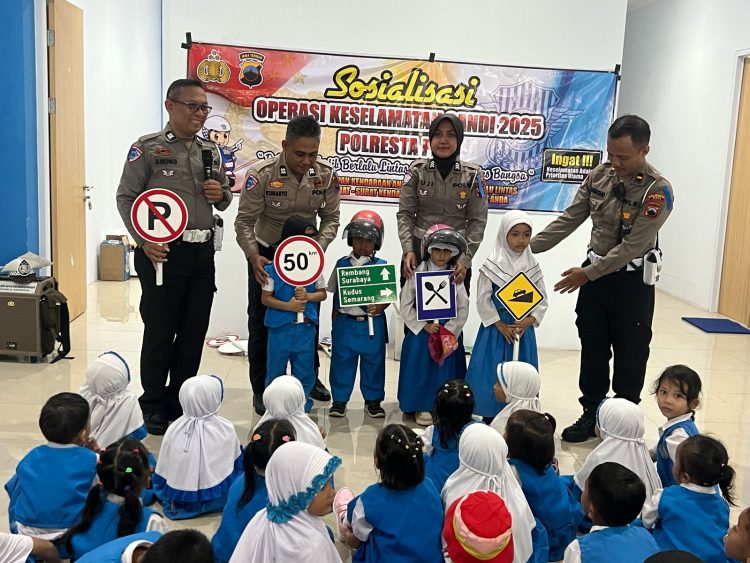 Kuis Interaktif Dalam Program Polisi Sahabat Anak