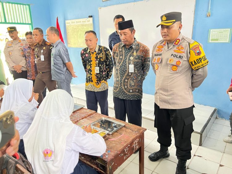 Peluncuran Program Makan Bergizi Gratis di Rembang