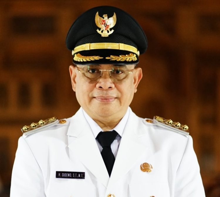 Bupati Pati Minta PLN Tambah Jaringan Listrik di Tambak Ikan Nila Salin