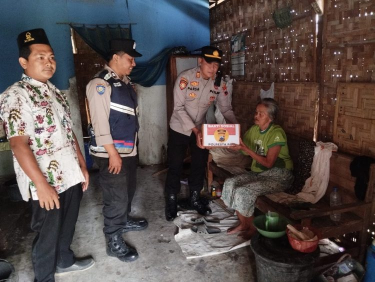 Aksi Sosial Polsek Kayen! Bantu Warga, Pererat Kebersamaan