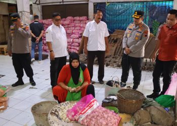 Stok Bahan Pokok di Pasar Bitingan Kudus, Masih Aman