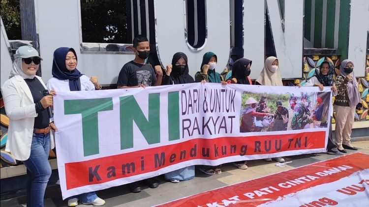 Aksi Damai di Pati, Masyarakat Nyatakan Sikap Dukung UU TNI
