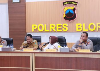 Kapolres Rembang : Jangan Main Hakim Sendiri, Laporkan Masalah ke Polisi