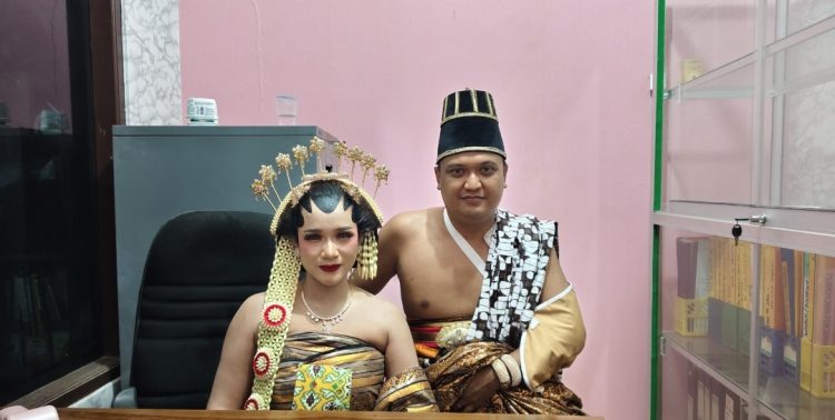 Tradisi Budaya Jawa dan Cinta Berpadu, Pengantin Adat Jadi Ikon Sedekah Bumi