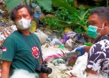 Mayat Pria Tanpa Busana Ditemukan di Jurang, Warga Heboh