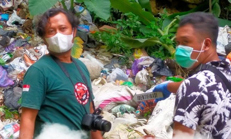 Mayat Pria Tanpa Busana Ditemukan di Jurang, Warga Heboh